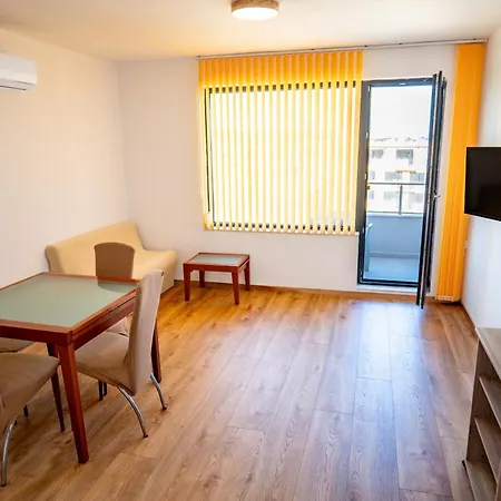 Galina Cozy With Free Parking Apartment